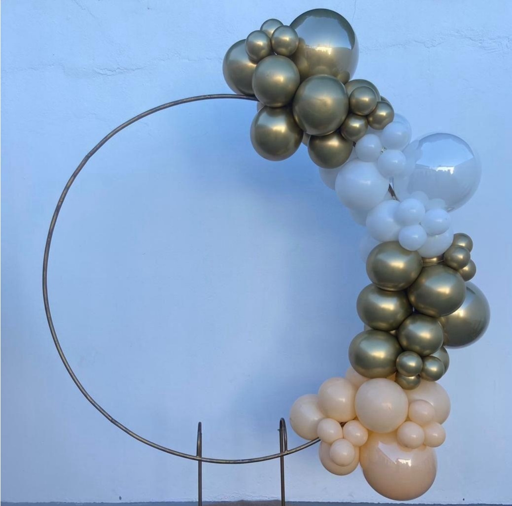 Arco de Balões (Organico Em Blocos Metalizados) 16, 9 E 5 Platino Dourado, Branco E Bege - Tamires Pegue e Monte Uberaba