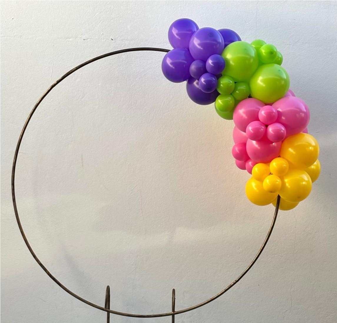 Meio Arco de Balão (Mine) 7-7,5-8-8,5-4,5 Verde Limão, Violeta, Amarelo E Rosa Forte - Tamires Pegue e Monte Uberaba