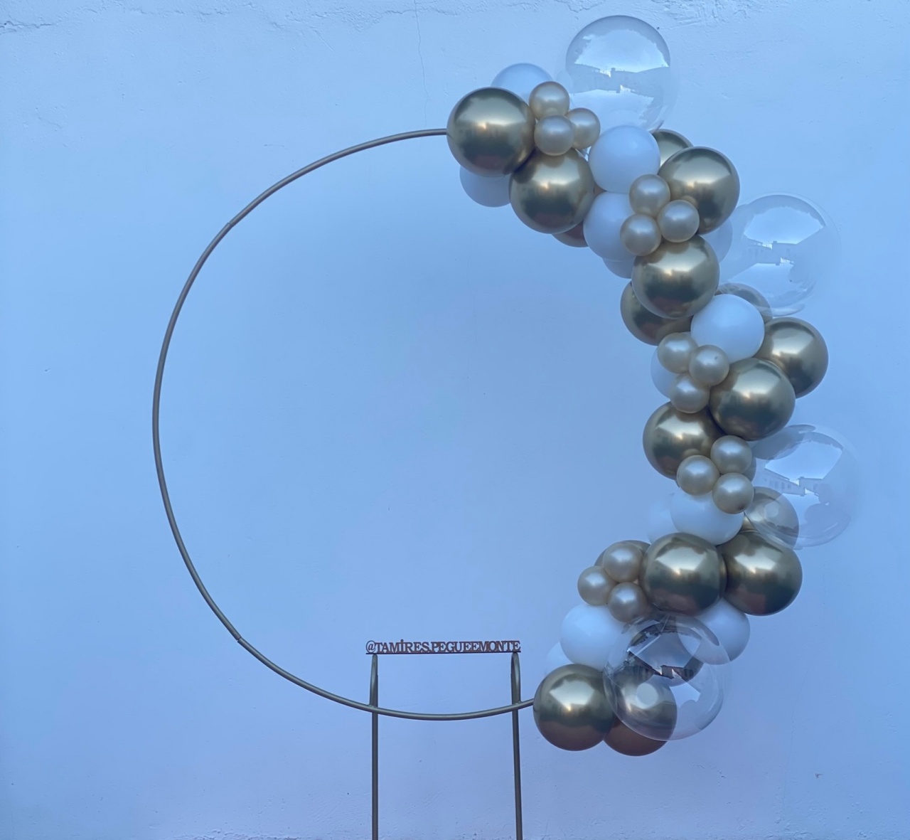 Arco de Balões (Organico Misturado E Metalizados ) 16 Buble, 9 Platino Dourado E Marfim E Branco, 5 Platino Dourado (Batizado-Casamento) - Tamires Pegue e Monte Uberaba