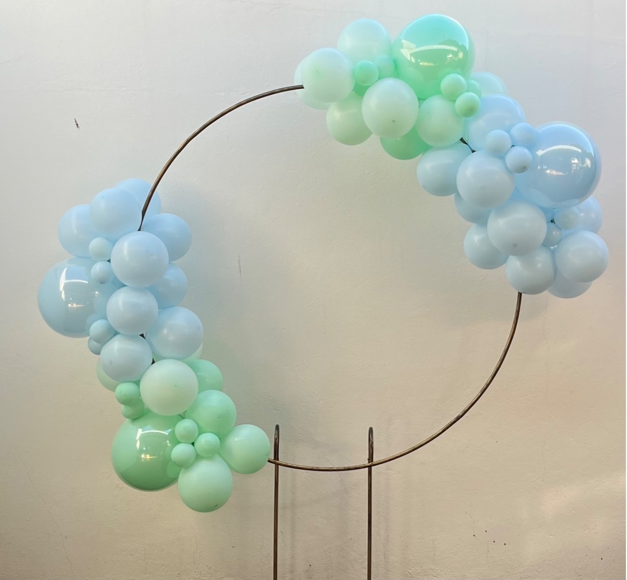 Arco de Balões Duplo Em Blocos (Azul Candy E Verde Candy) - Tamires Pegue e Monte Uberaba