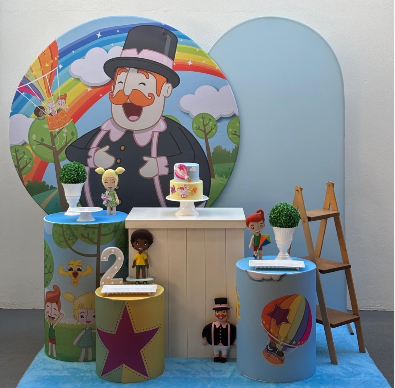 Mundo Bita - Kit 3 Infantil + Bolo Fake - Tamires Pegue e Monte Uberaba