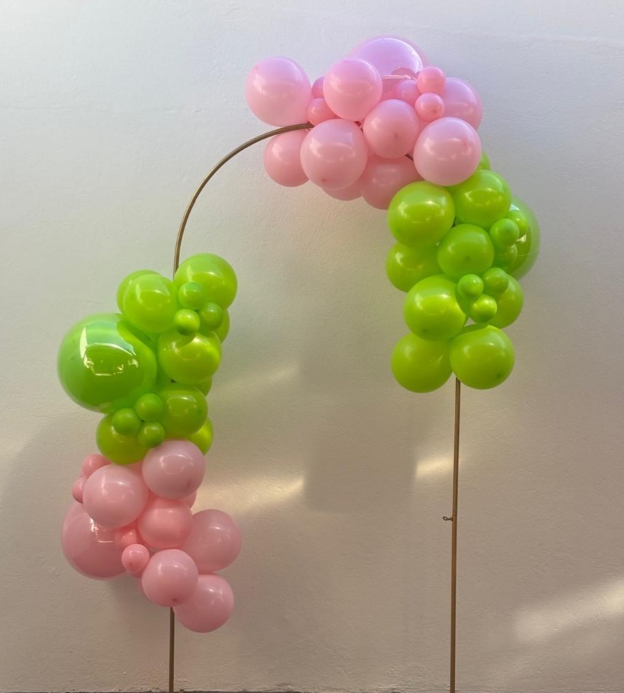 Arco de Balões (Organico Em Blocos Duplo) 16, 9 E 5 Rosa Claro E Verde Limão (Flamingo) - Tamires Pegue e Monte Uberaba