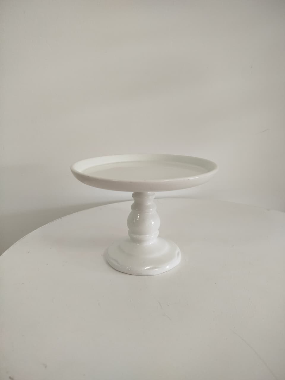 Boleira Branca Ceramica P - Decoração de Mãe