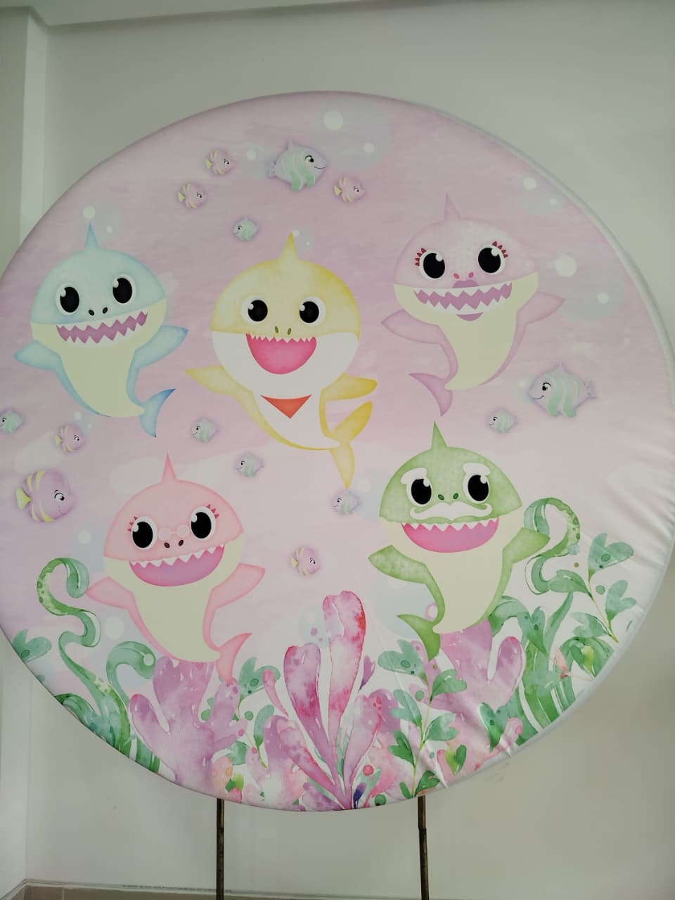 Capa Painel Redondo Baby Shark - Decoração de Mãe