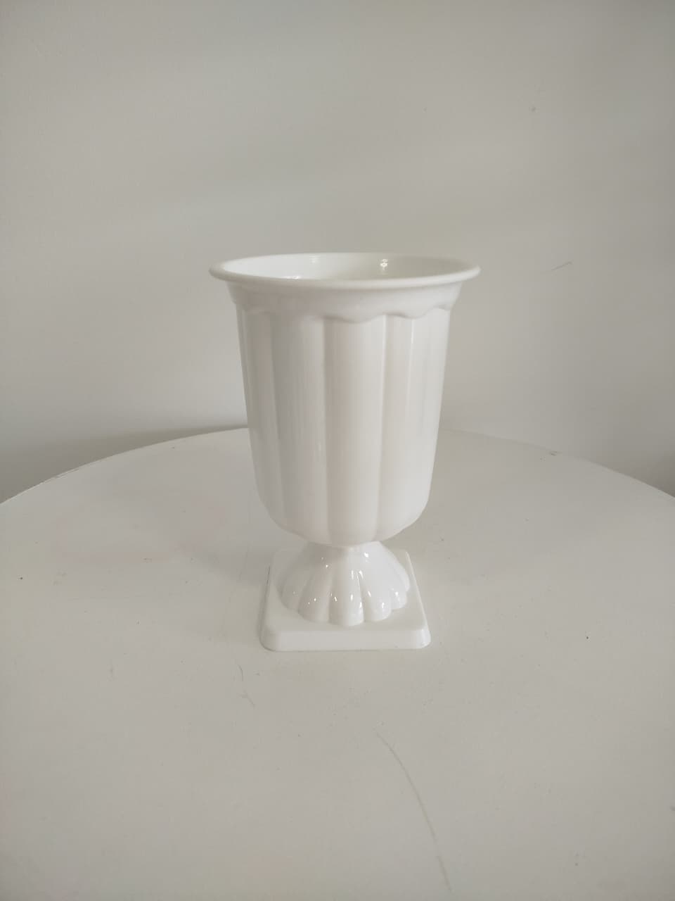 Vaso Branco Plastico Pezinho - Decoração de Mãe