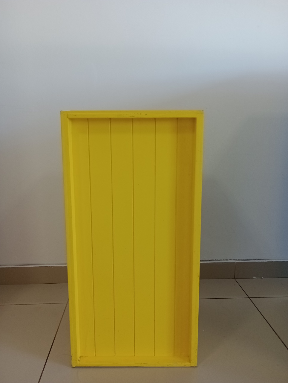 Mesa Cubo Amarelo P - Decoração de Mãe