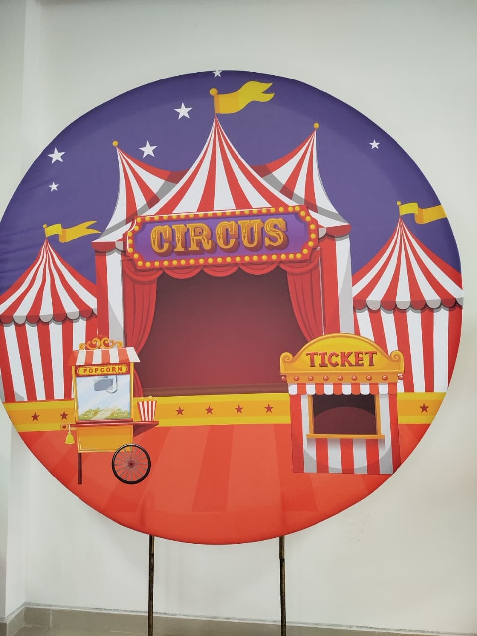 Capa Painel Redondo Circo Vermelho - Decoração de Mãe