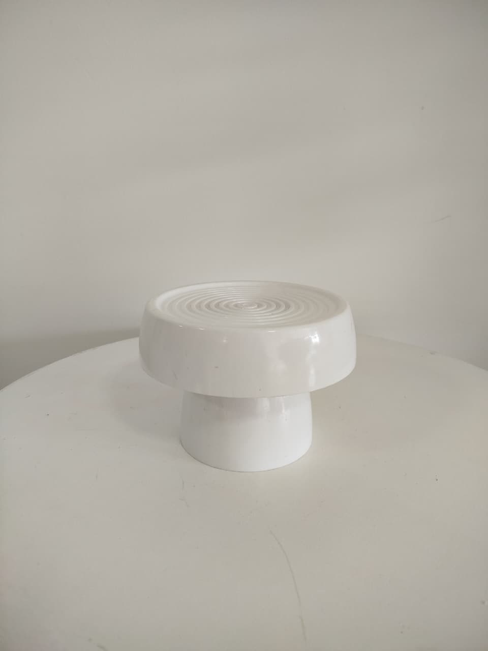 Boleira Branca M Plastico - Decoração de Mãe