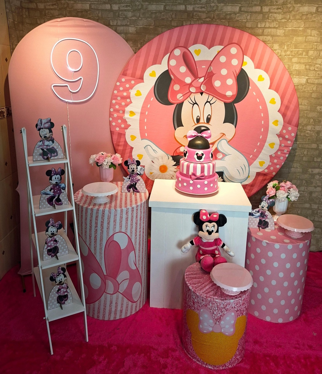 Kit Minnie Rosa -  Premium Com Painel Romano E Led - Festafy locações