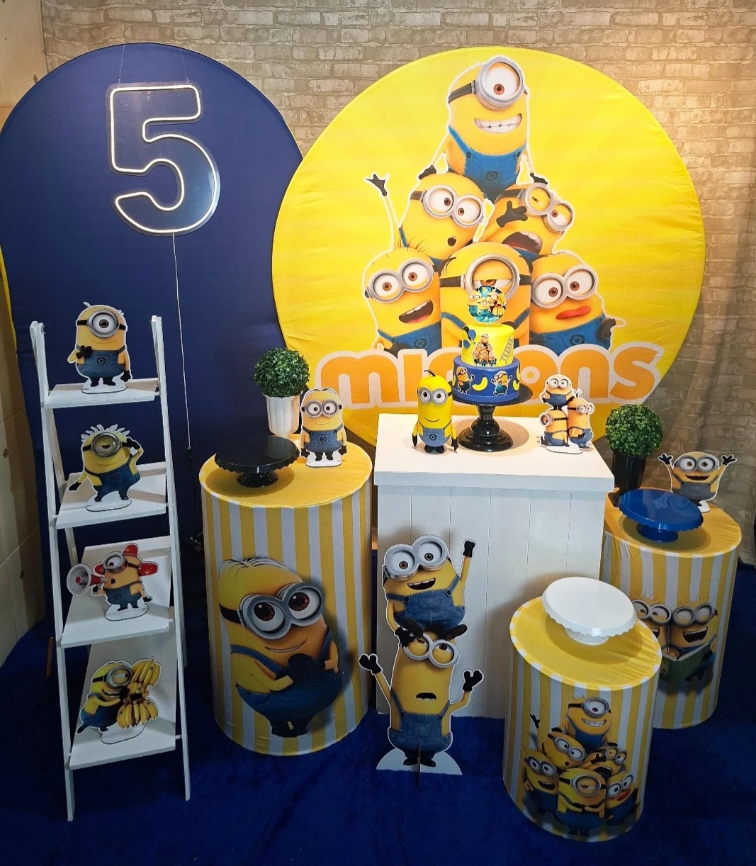 Kit Minions- Painel Romano E Led - Linha Premium - Festafy locações