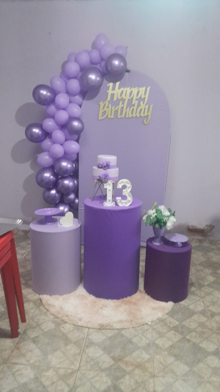 Painel Romano Lilas E Cilindros - Bel Decora Pegue e Monte