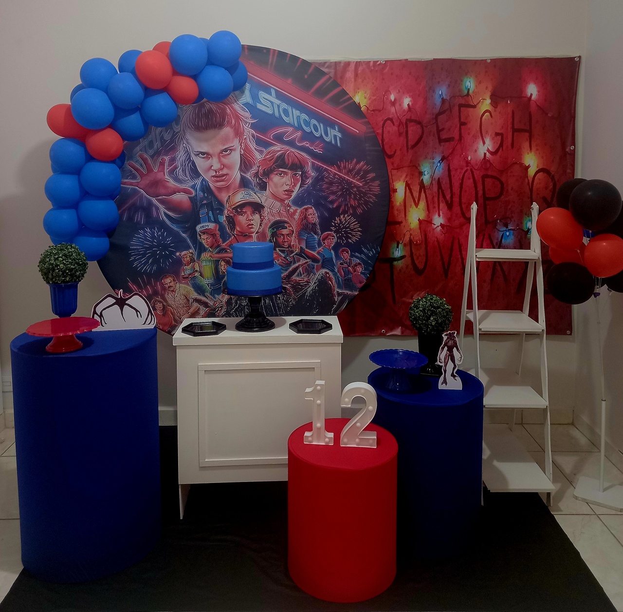 Stranger Thing Azul - Bel Decora Pegue e Monte