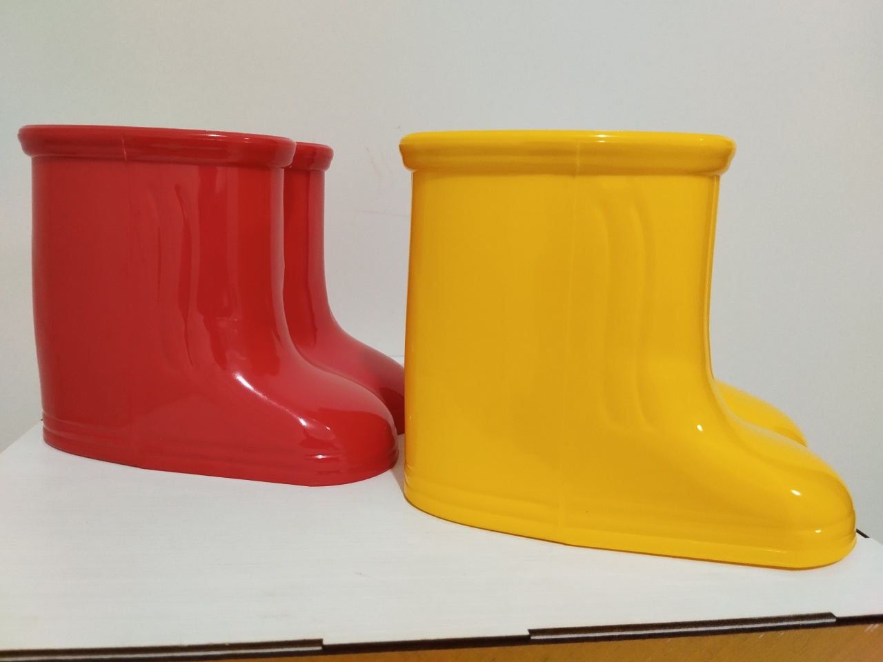 Botinhas Acrílico Vermelho/ Amarelo - Bel Decora Pegue e Monte