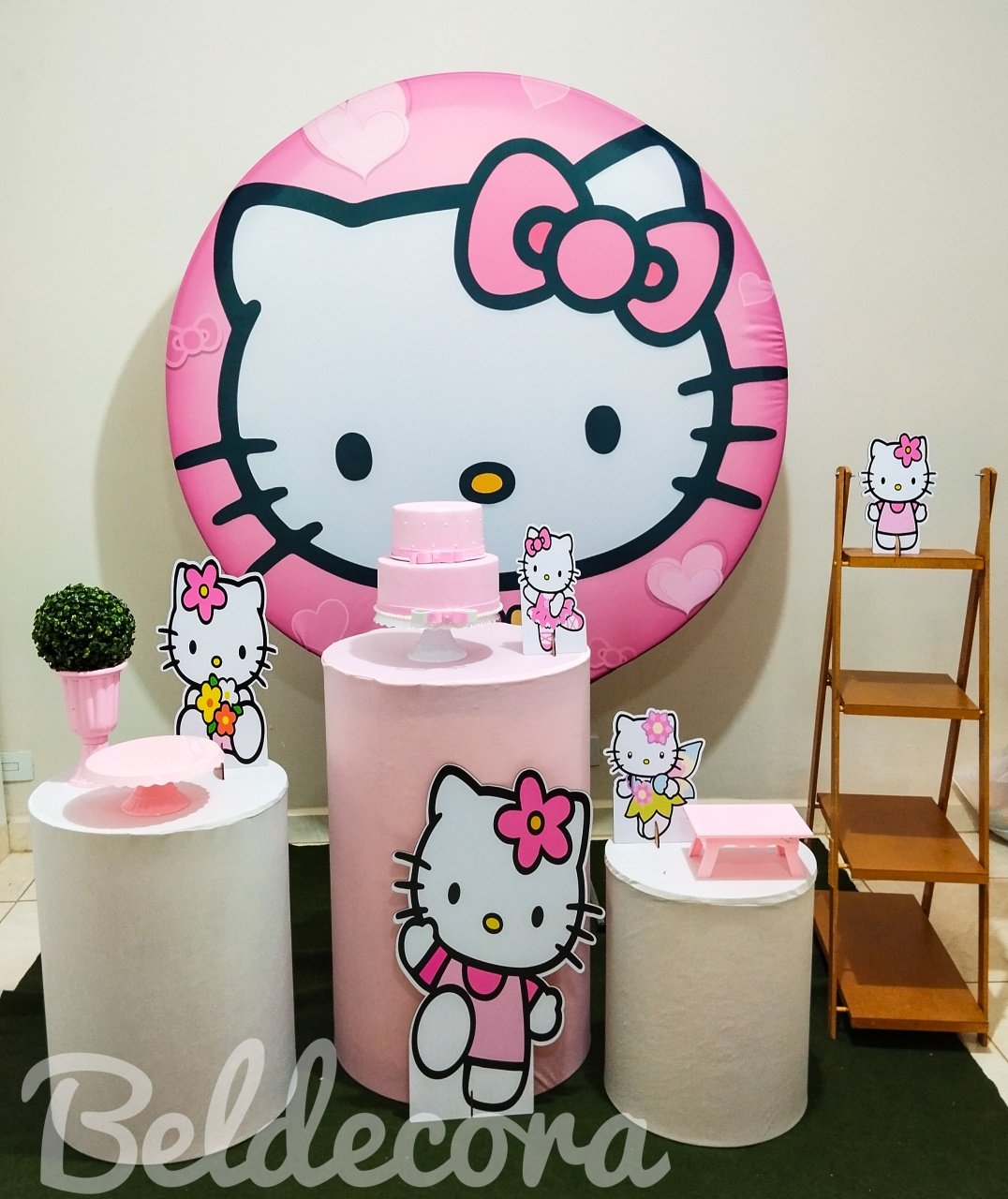 Hello Kitty Com Escada - Bel Decora Pegue e Monte
