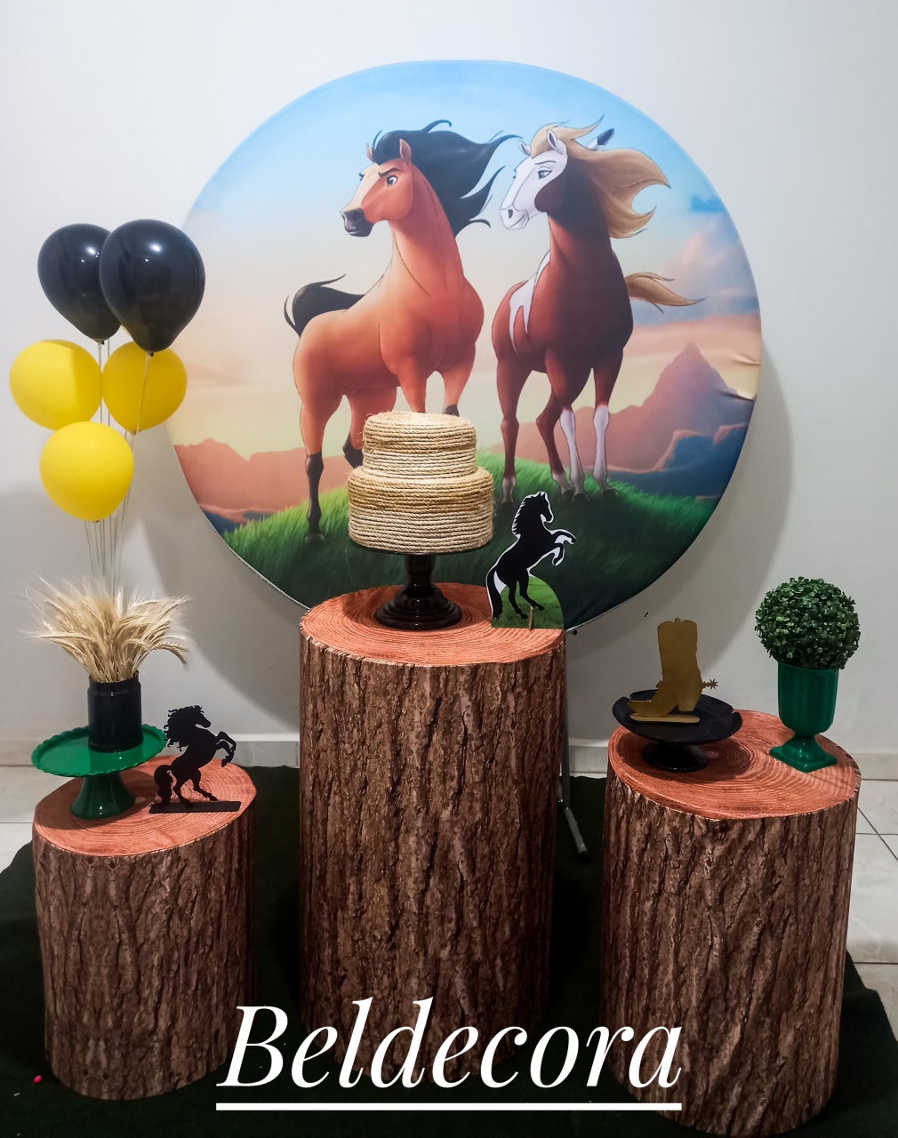 Kit Cavalos Spirit Com Suporte de Balões - Bel Decora Pegue e Monte