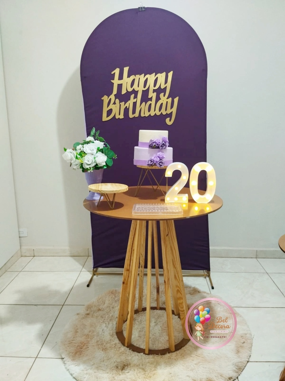 Painel Romano Roxo E Mesa de Madeira - Bel Decora Pegue e Monte