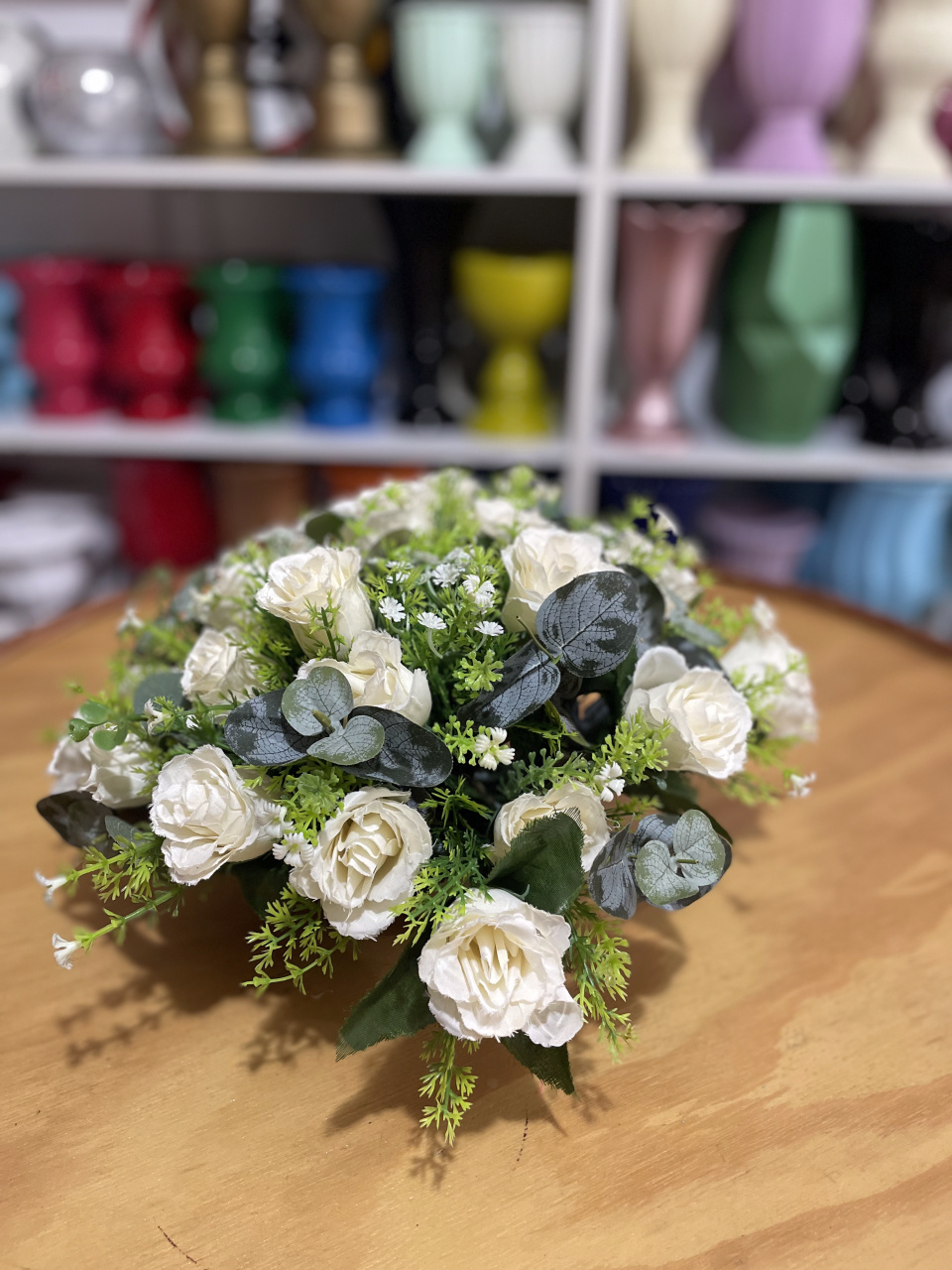 Rosas Brancas Folhagens - Zurisbrb