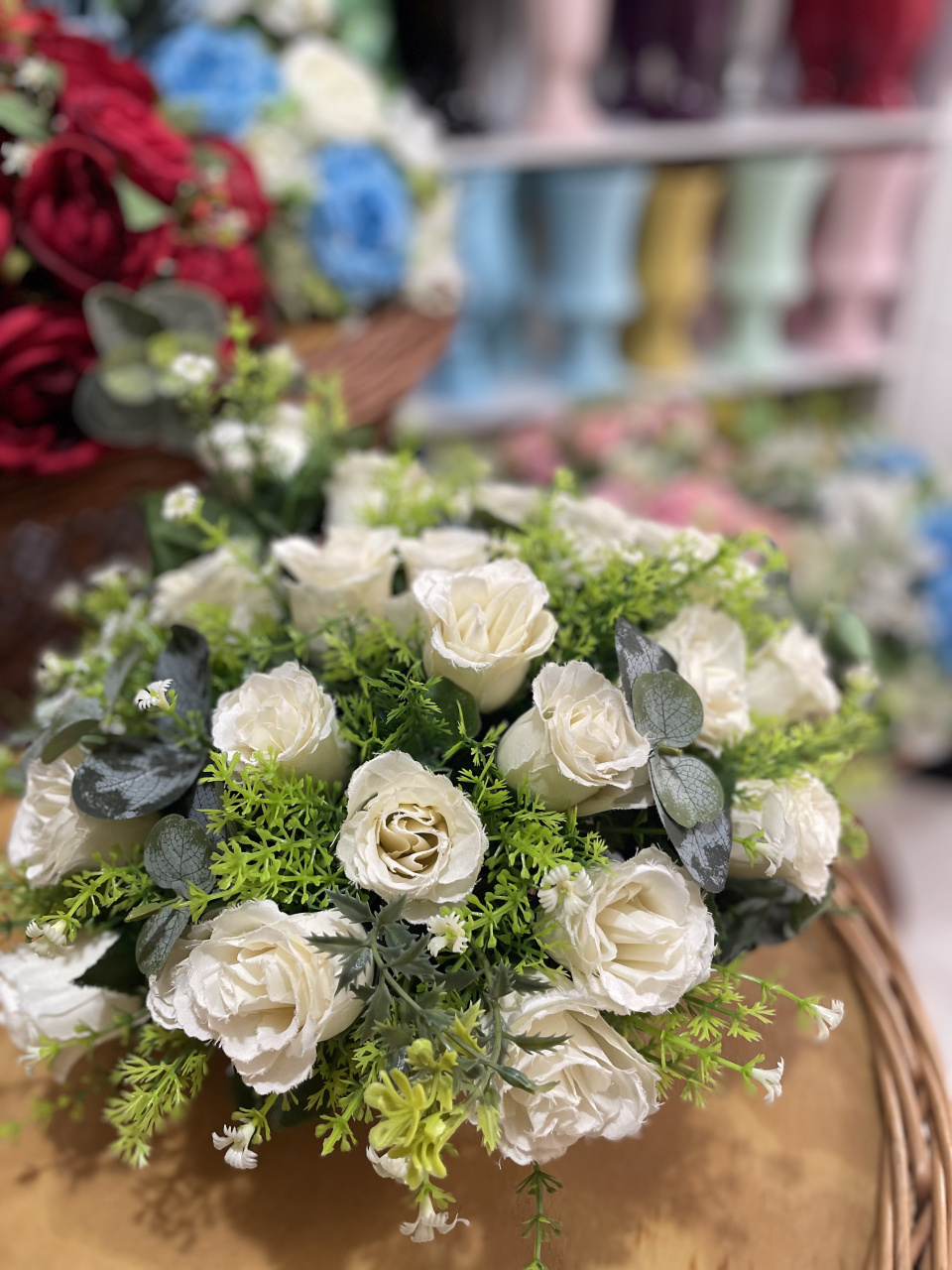 Rosas Brancas Folhagem - Zurisbrb