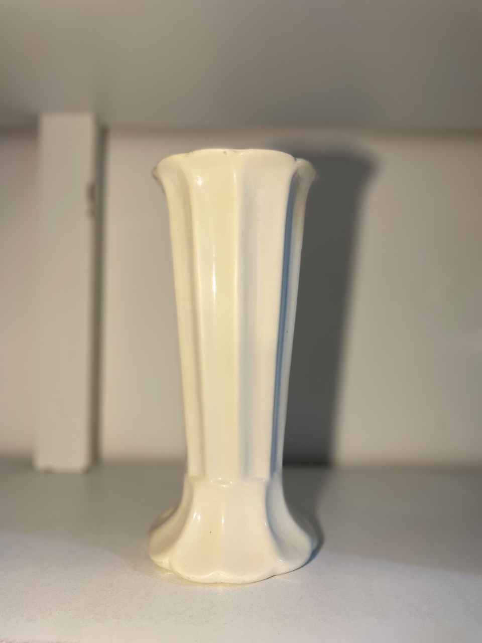 Jarro Tulipa Branco M - Zurisbrb