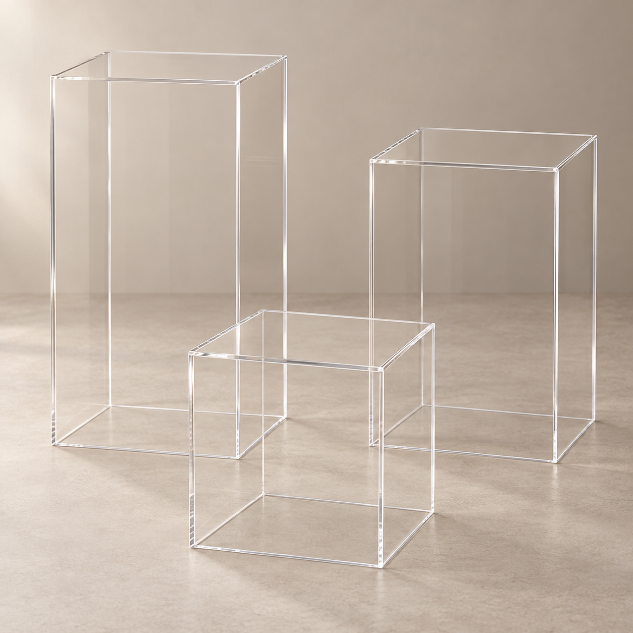 Trio Mesas Cubos de Acrílico - Fábrica de Emoções Locações