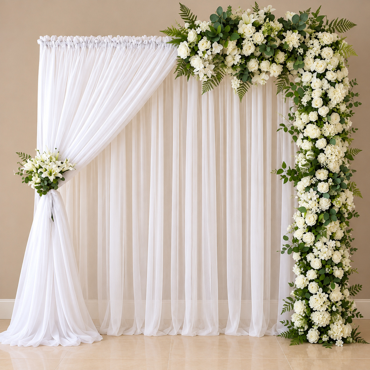 Arco Floral Com Cortinas de Voil - Fábrica de Emoções Locações