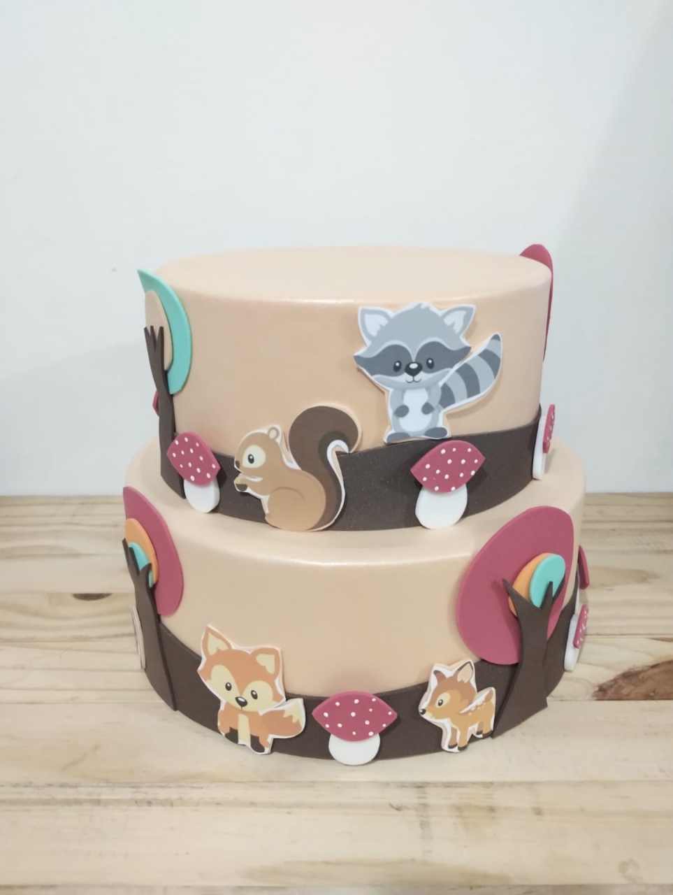 Bolo Fake Bosque/Raposa 2 Andares - Amiga Festeira Decorações 