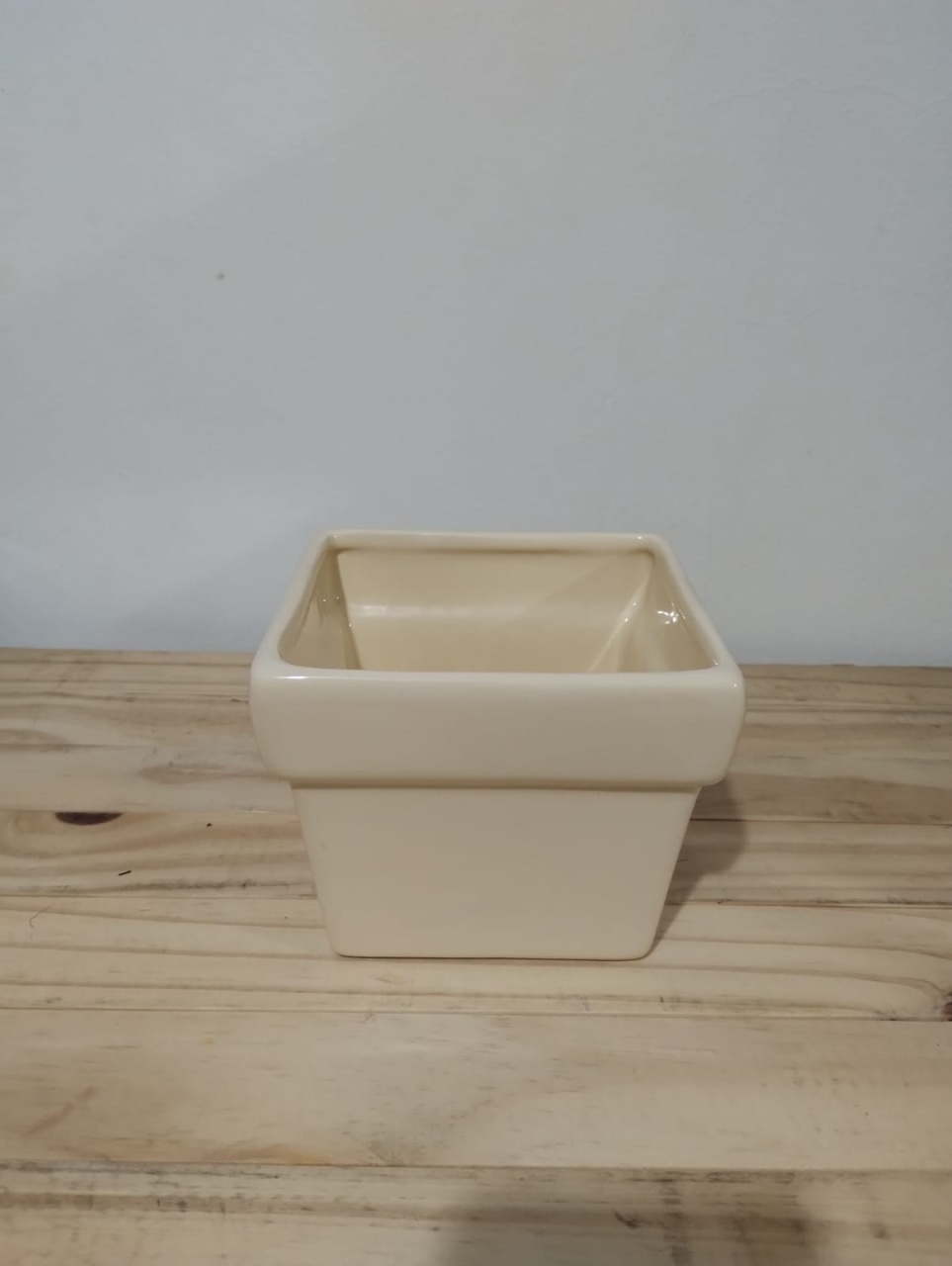 Cachepô de Cerâmica Amarelo Candy - Amiga Festeira Decorações 