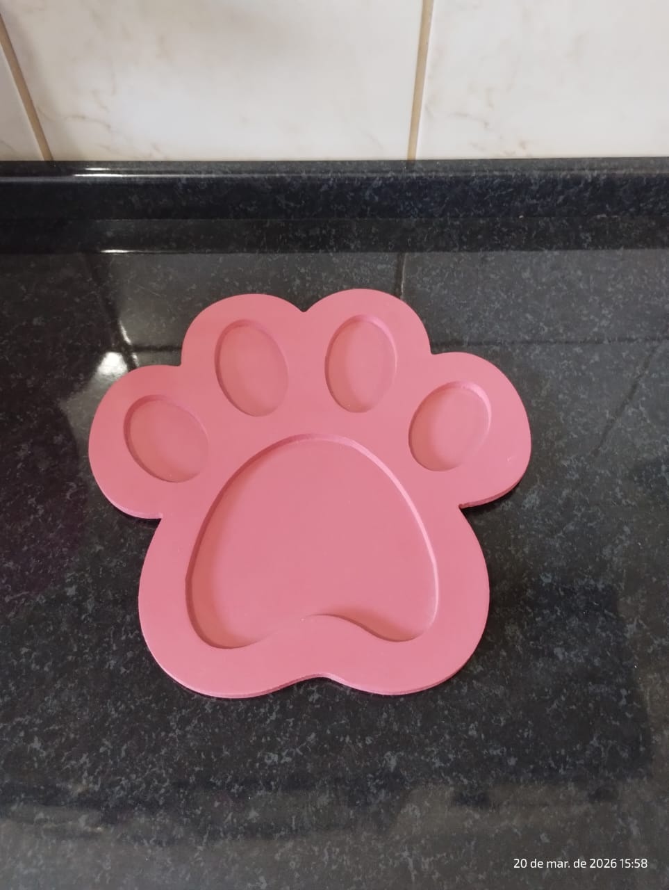 Bandeja Rasa Rosa de Mdf Modelo Patinhas - Amiga Festeira Decorações 
