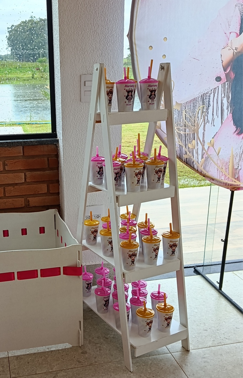 Estante de Lembrancinhas de Mdf Com 4 Prateleiras - Amiga Festeira Decorações 