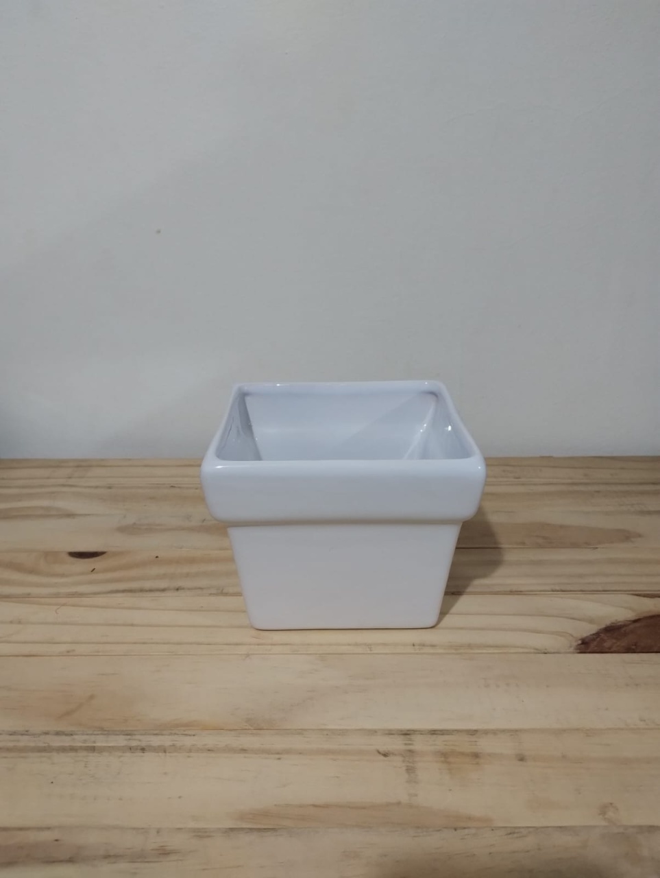 Cachepô de Cerâmica Branco - Amiga Festeira Decorações 