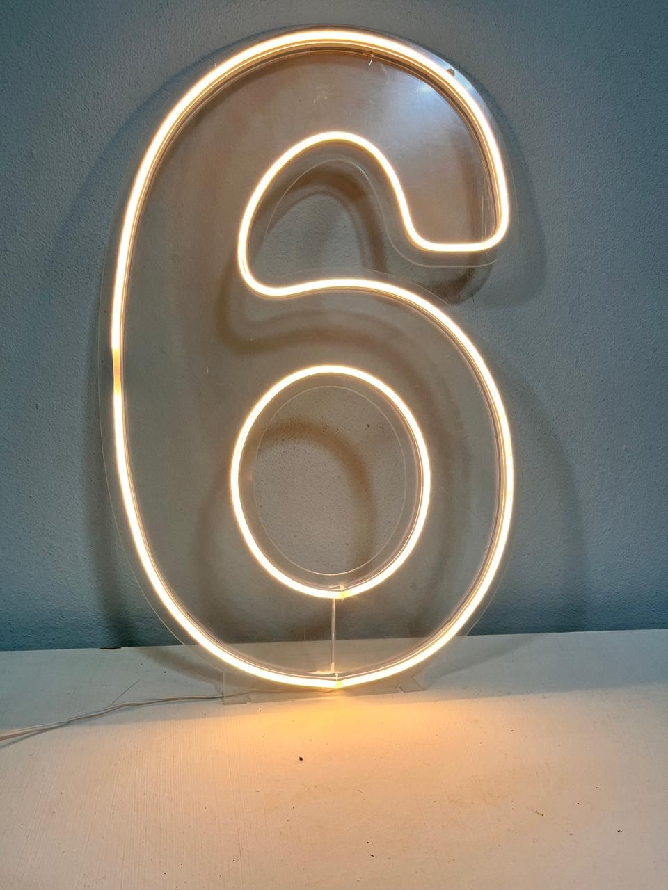 Numero 6 Painel Neon de Led Premium - WP LOCFEST