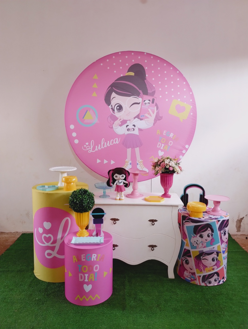 Luluca Com Cômoda Bombe Fake - Ágata pegue monte e decore 