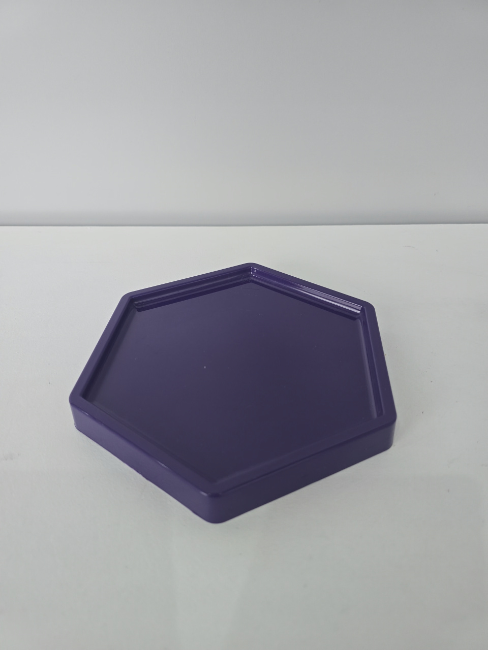 Doceira Roxa Sextavada P 16 Cm - Flor de Minas Artes Artesanais ltda