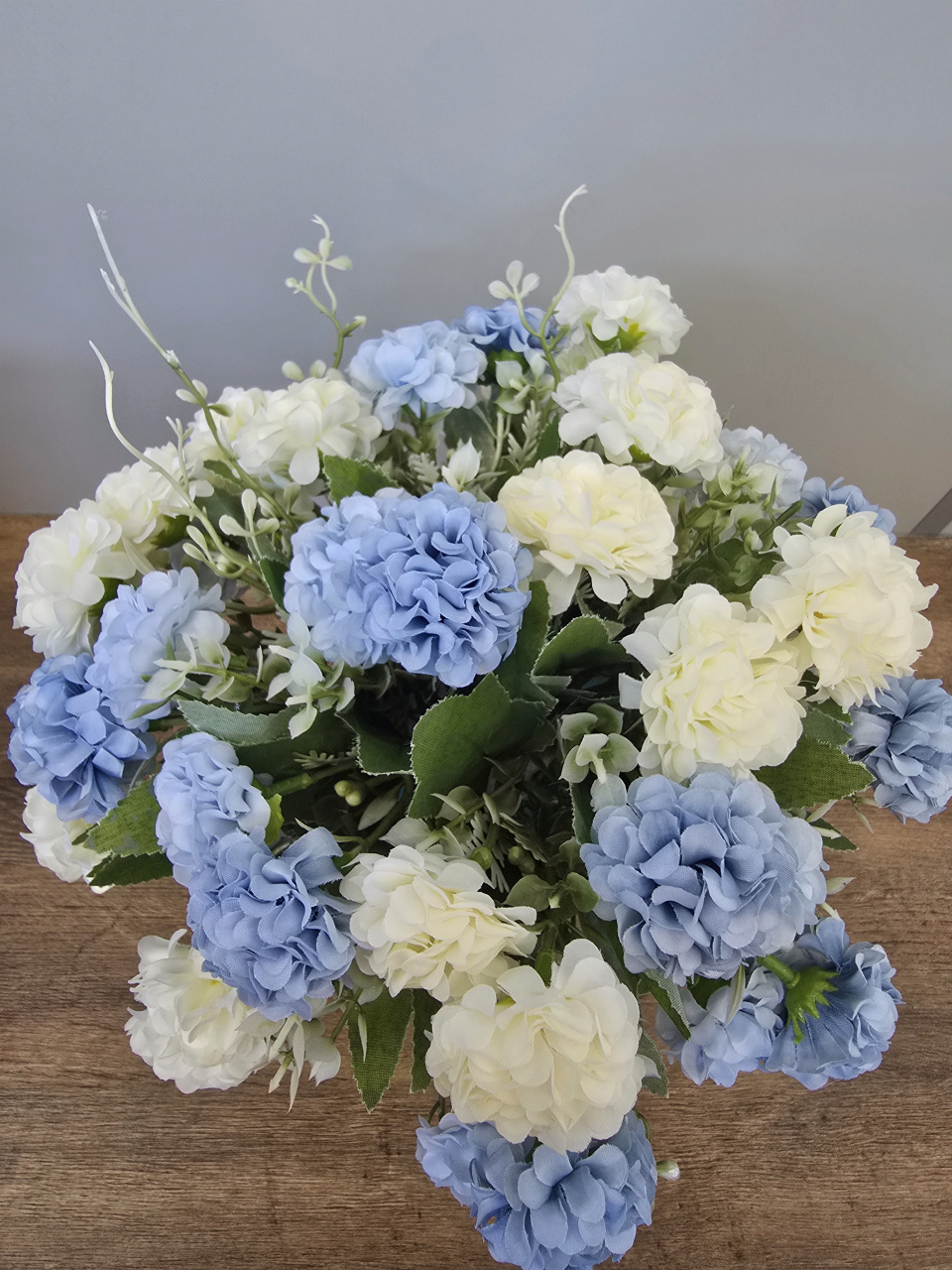 Arranjo Azul E Off - Flor de Minas Artes Artesanais ltda