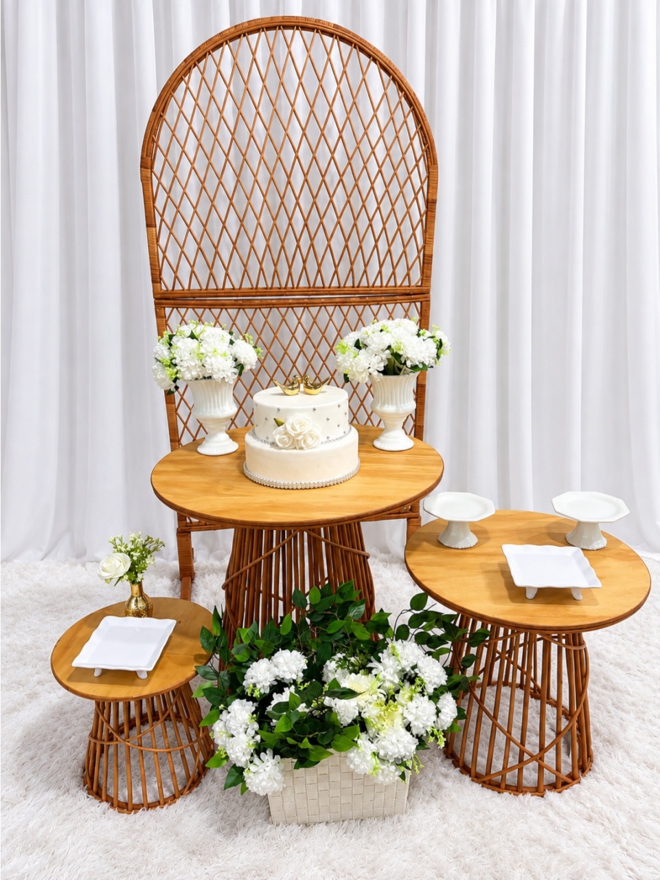 Casamento Com Mesas de Vime - DecoraCare
