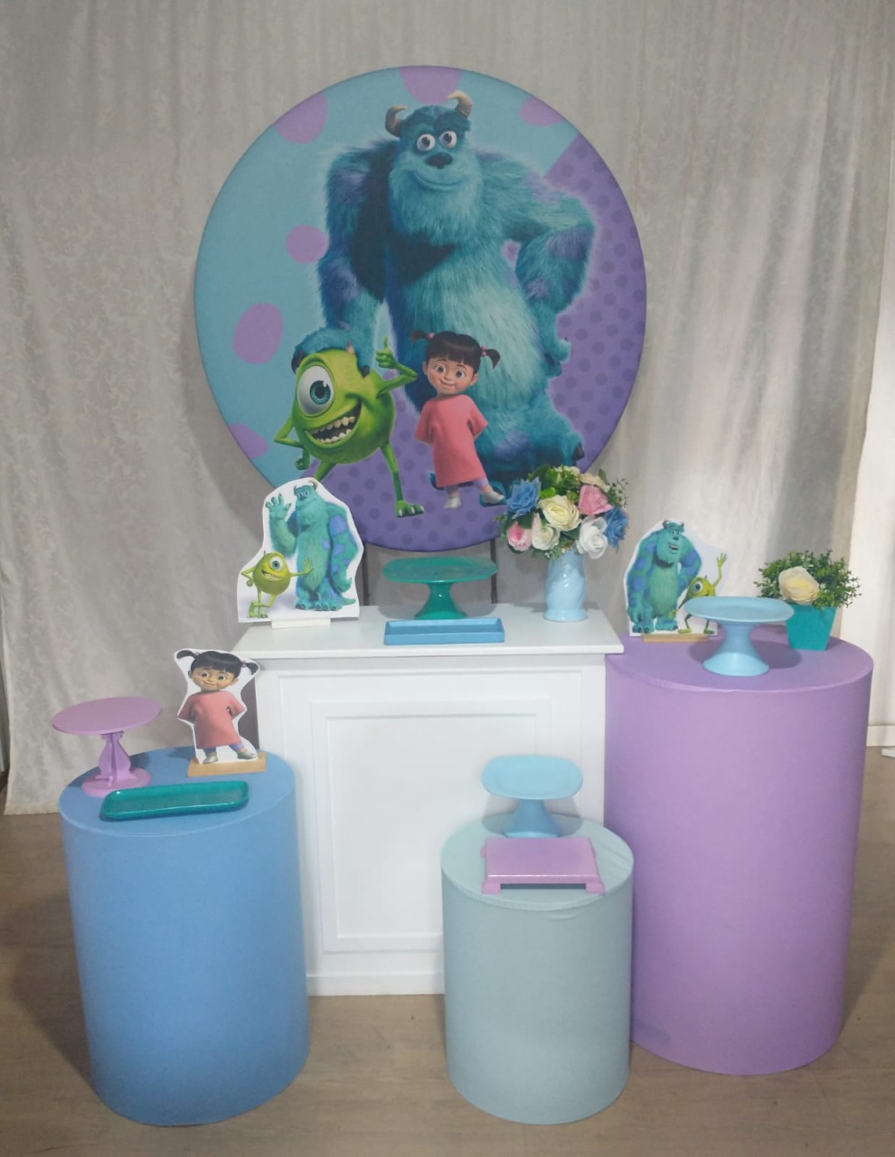 Monstros S/A - Quarteto de Mesas Lilás - Crie e Personalize Pegue e Monte