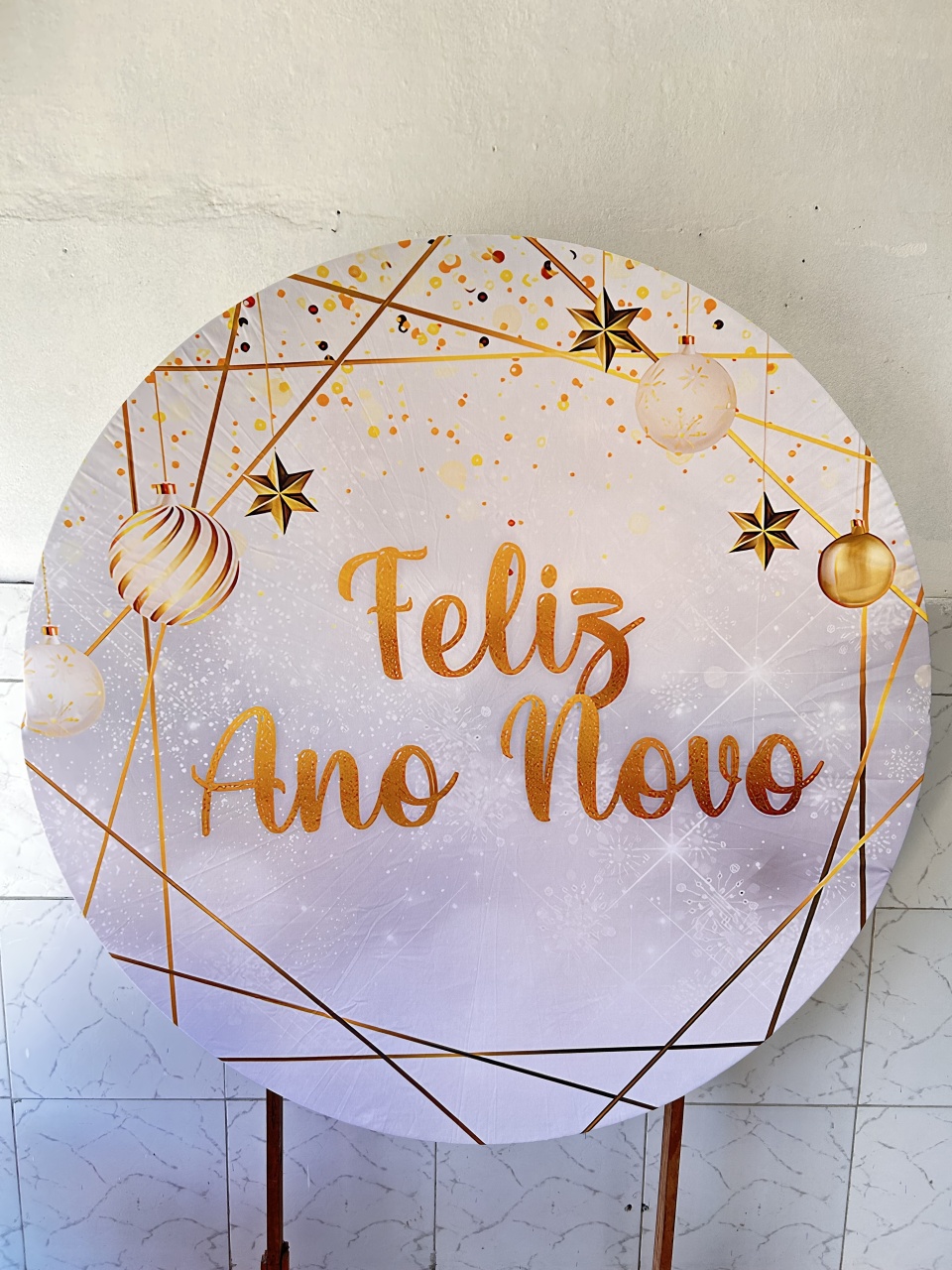 Painel Ano Novo Com Estrelas Dourada 1.50X1.50 - Decorando.sonhos