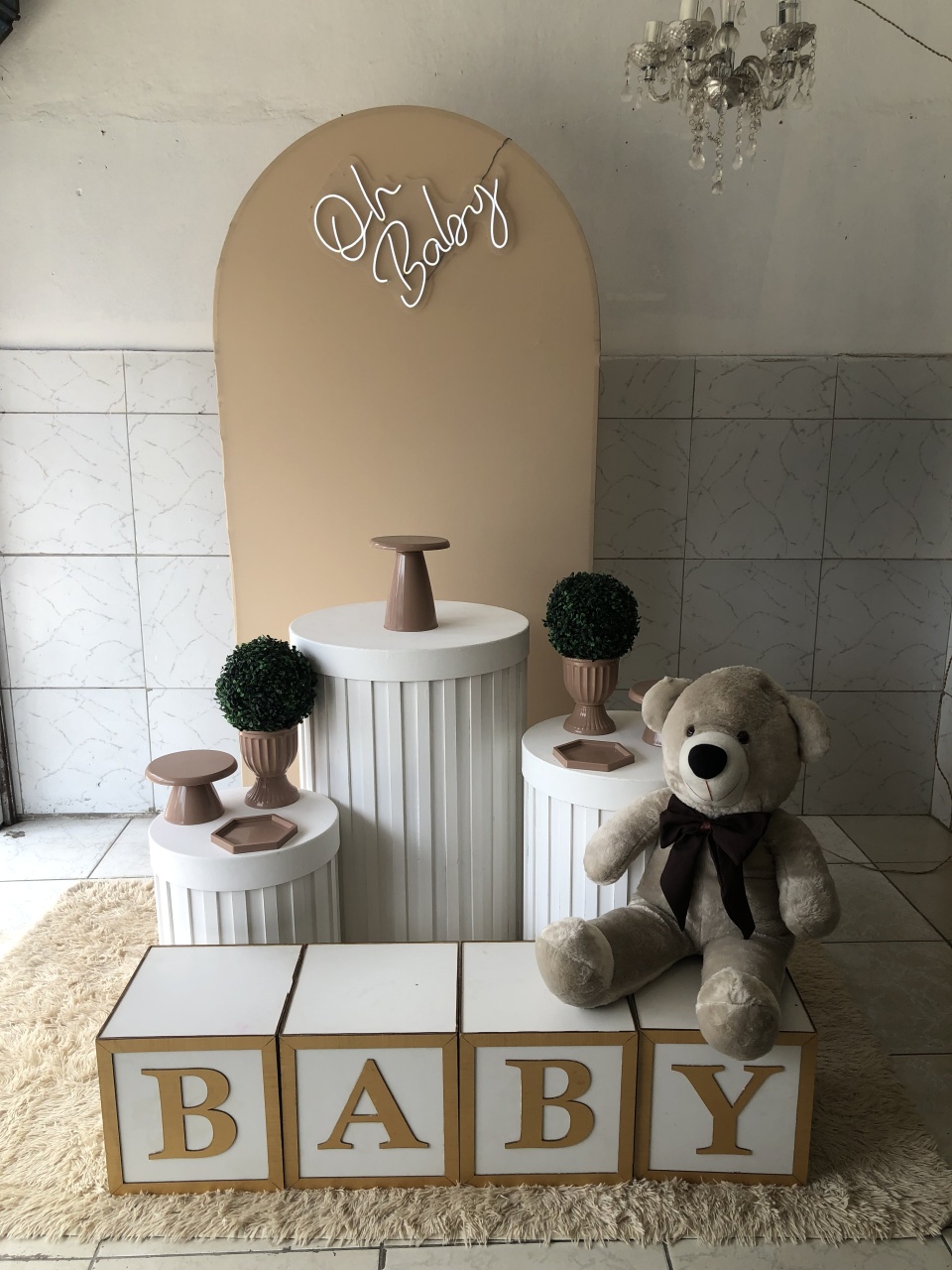 Kit Chá de Bebê Branco E Bege1 - Decorando.sonhos