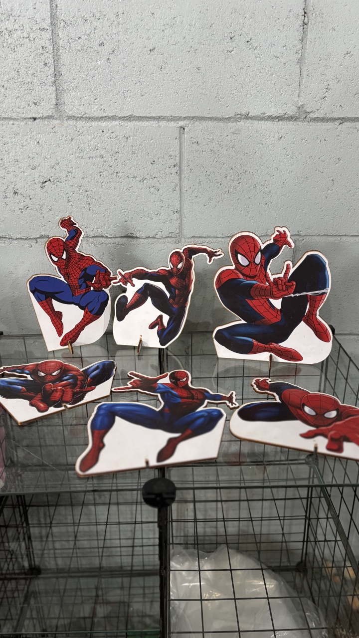 Kit Display Pequeno Homem-Aranha - Toque Mágico Decoração e pegue e monte
