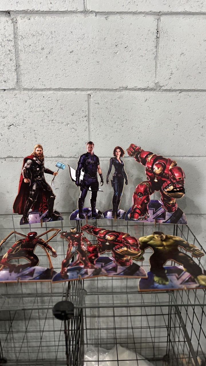 Kit Display Pequeno Vingadores - Toque Mágico Decoração e pegue e monte