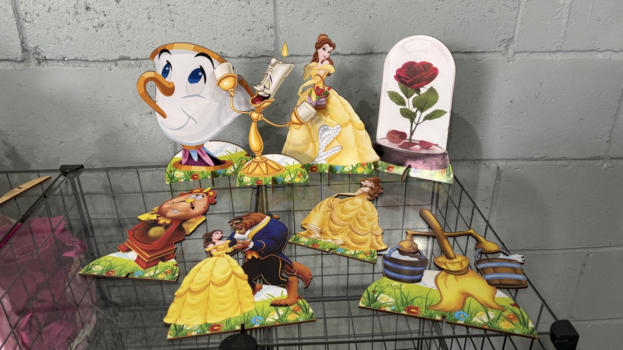 Kit Display Pequeno Bela E A Fera - Toque Mágico Decoração e pegue e monte