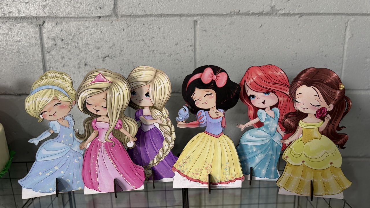 Kit Princesas - Toque Mágico Decoração e pegue e monte