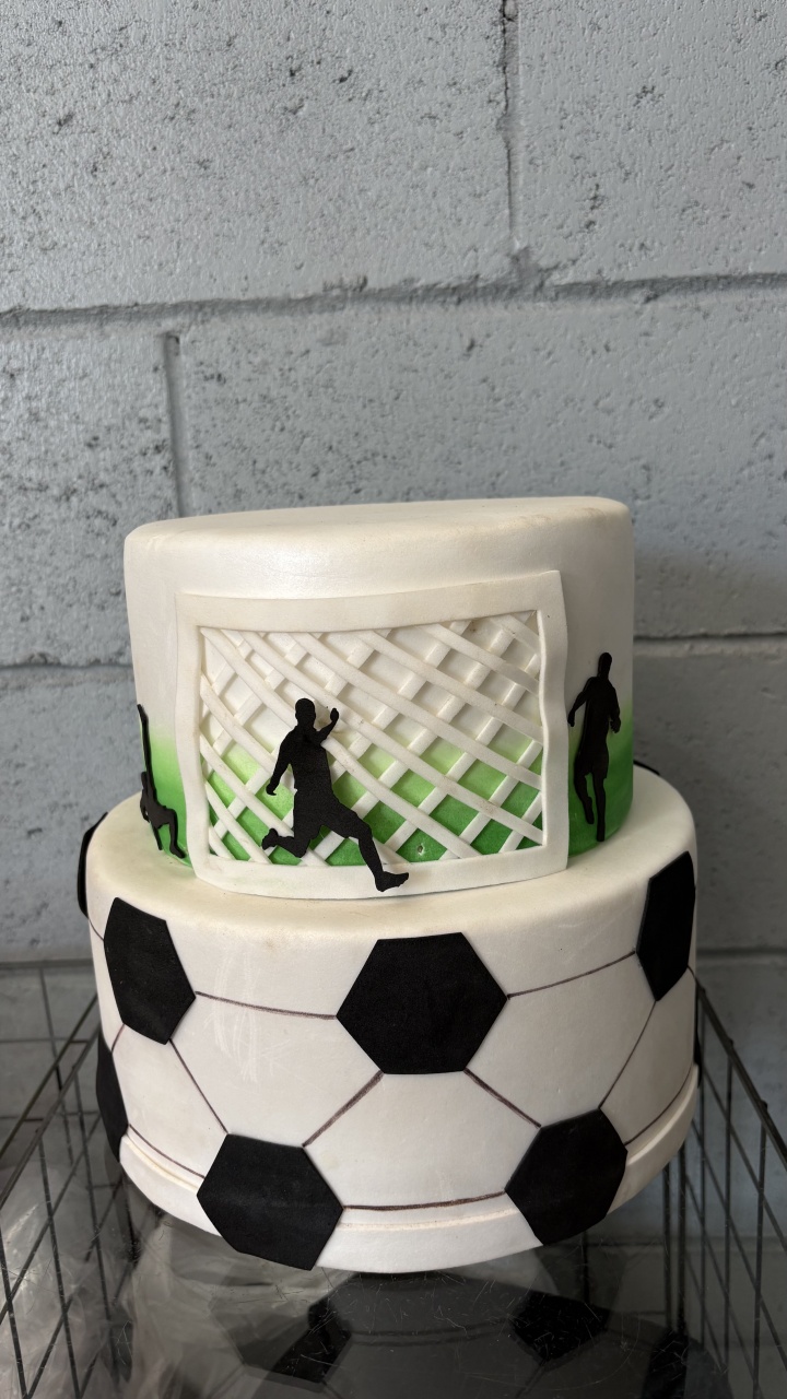 Bolo Fake Fultebol. - Toque Mágico Decoração e pegue e monte