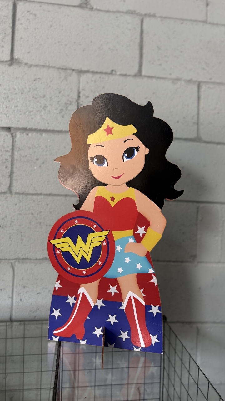 Display Mulher Maravilha. Grande - Toque Mágico Decoração e pegue e monte