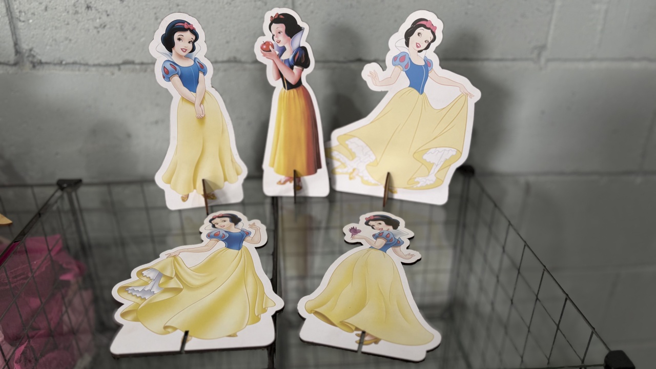 Kit Display Pequeno Branca de Neve - Toque Mágico Decoração e pegue e monte