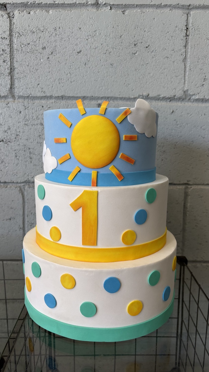 Bolo Fake Primeira Volta Ao Sol - Toque Mágico Decoração e pegue e monte
