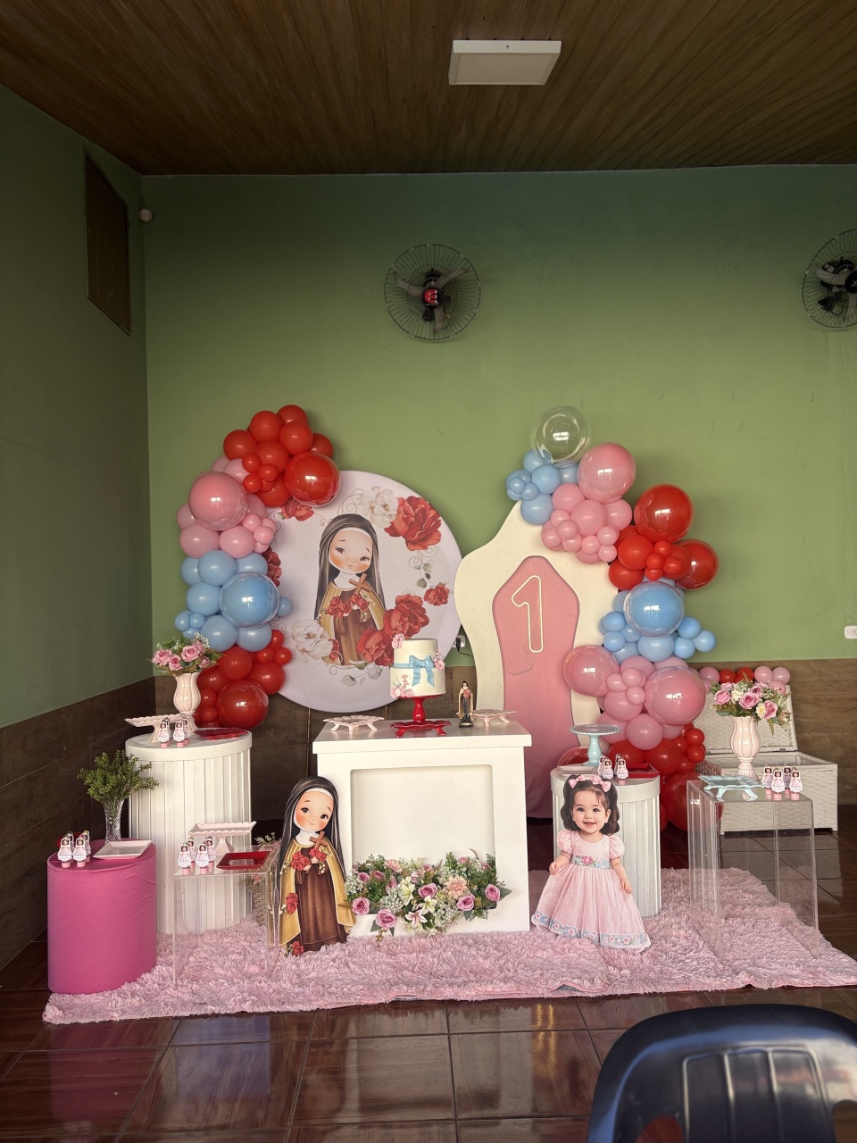 Decoração Santa Terezinha - Toque Mágico Decoração e pegue e monte