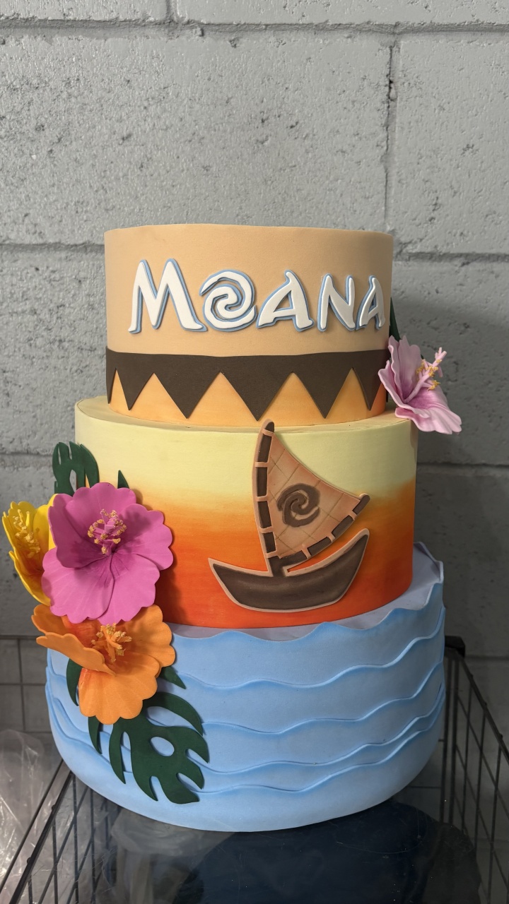 Bolo Fake Moana - Toque Mágico Decoração e pegue e monte