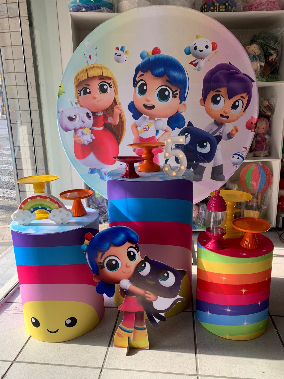Vera E O Reino Do Arco Iris - Boutique festa locações 