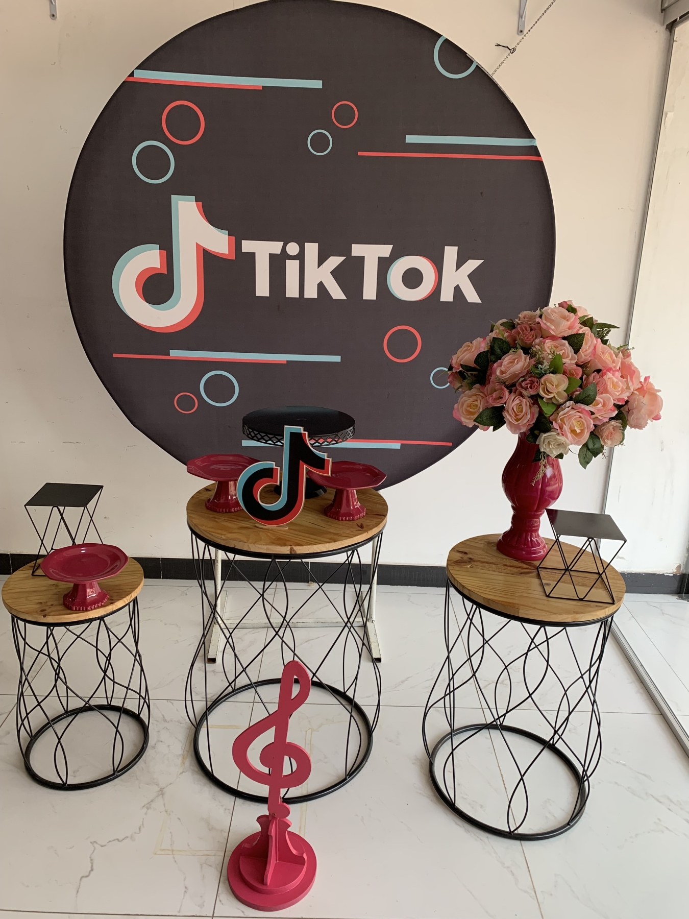 Tik Tok - Boutique festa locações 